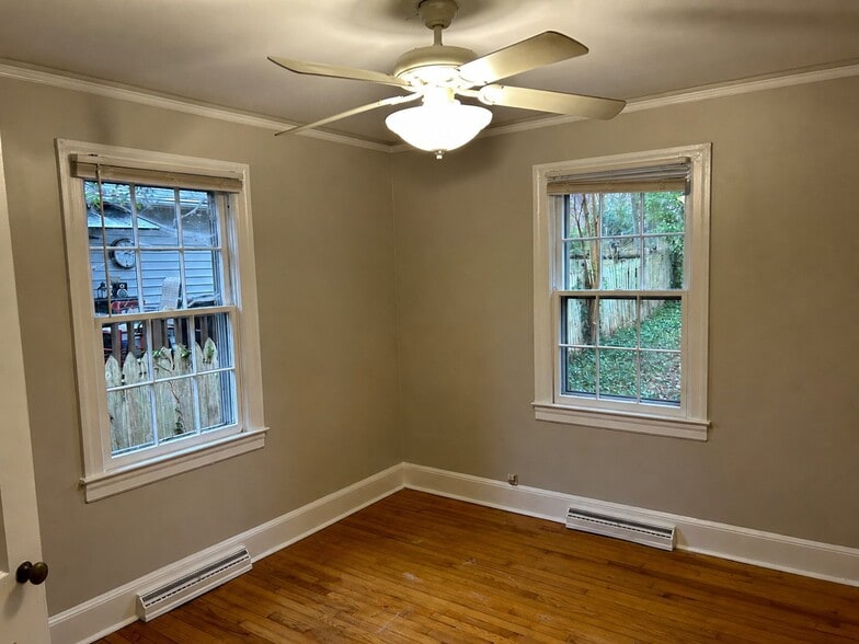 Building Photo - 1405 Mimosa Dr