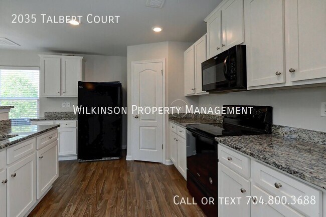 Building Photo - 2035 Talbert Ct