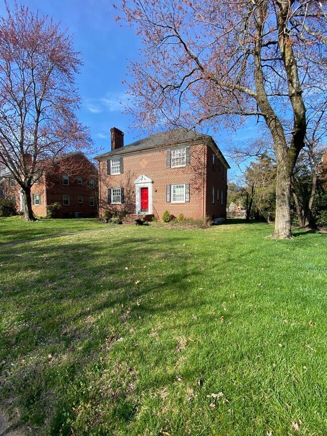 Building Photo - 3910 Cary Street Rd