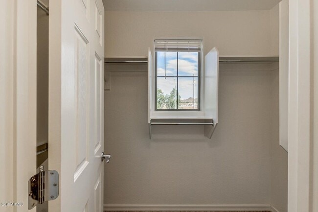 Building Photo - Beautiful home for rent