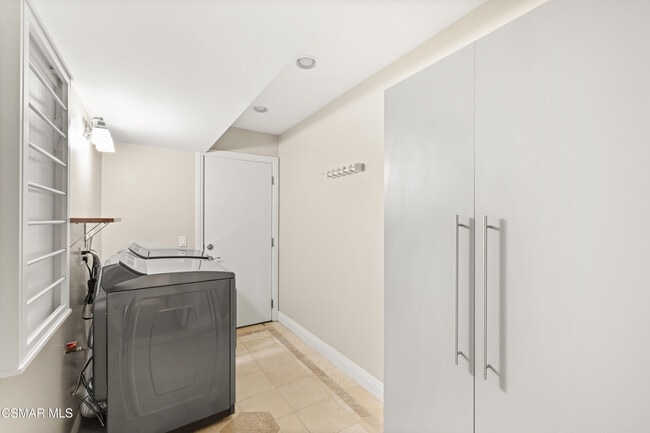 Building Photo - 3805 Mainsail Cir