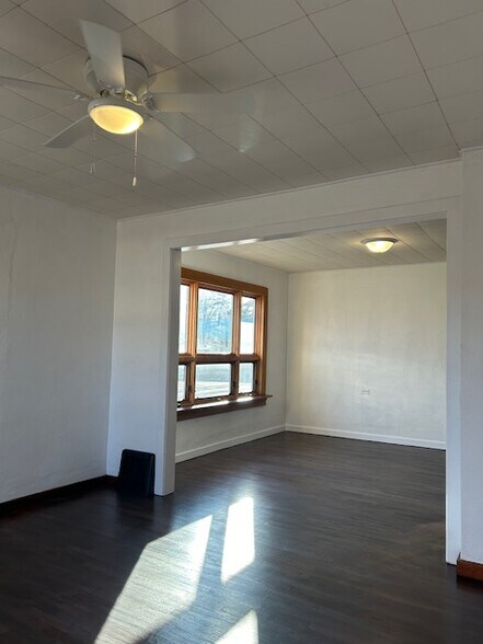 Building Photo - 1303 Kane St