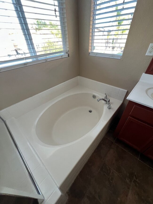 Building Photo - 38434 Coralino Dr