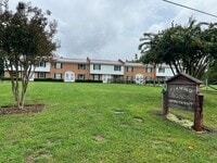 Building Photo - Flaming Manor Apartments