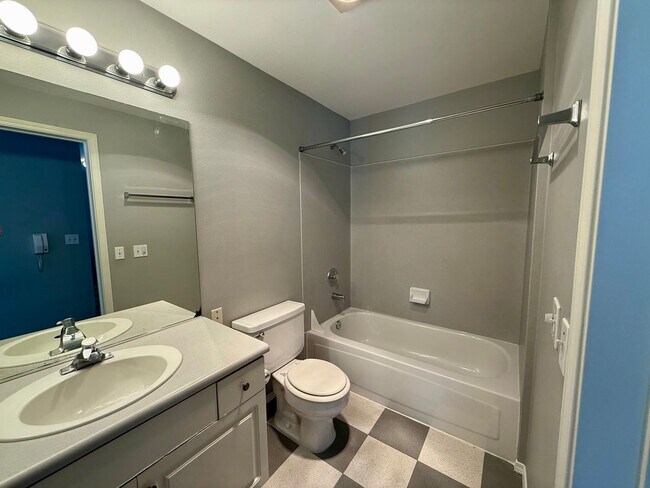 Building Photo - Uptown Condominiums - Lower Queen Anne