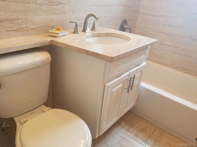 Building Photo - 2640 Marion Ave