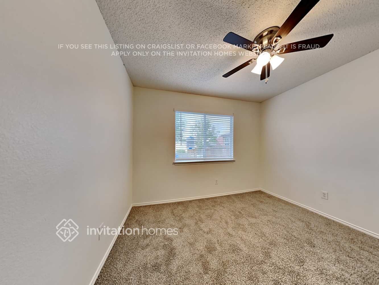 Building Photo - 2107 Camelot Dr