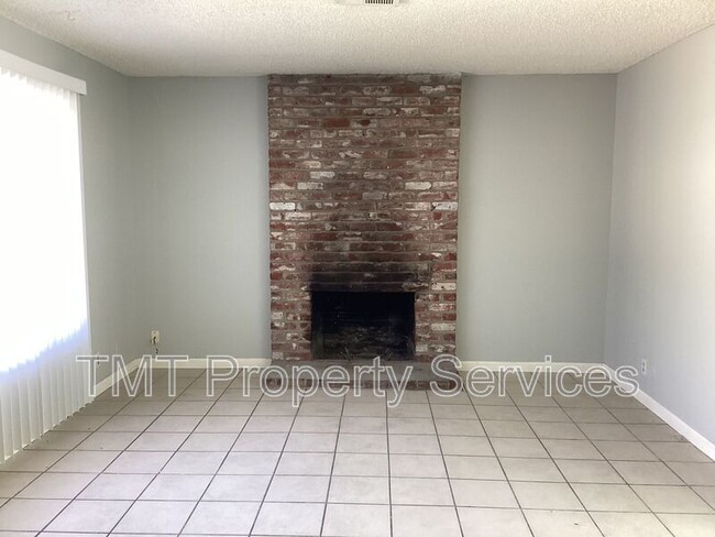 Building Photo - 8611 Acapulco Way