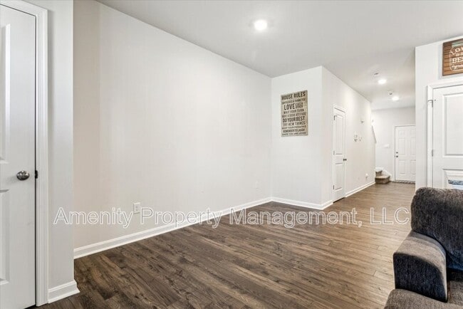 Building Photo - 1529 Stanford Ln