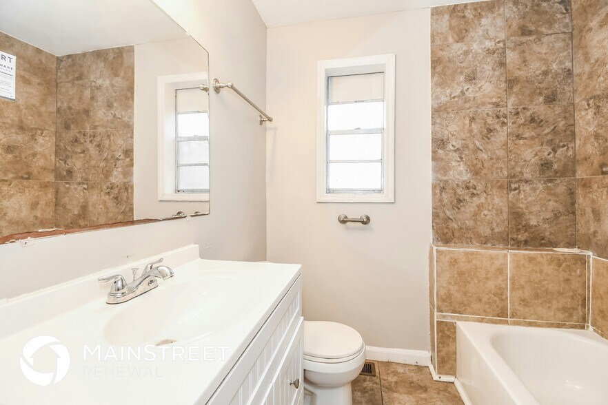 Building Photo - 6418 Ballejo Ct N