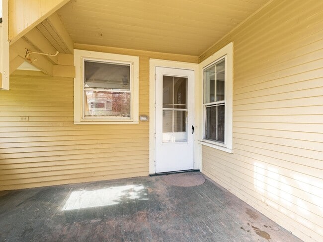 Building Photo - 120-126 North Willard St