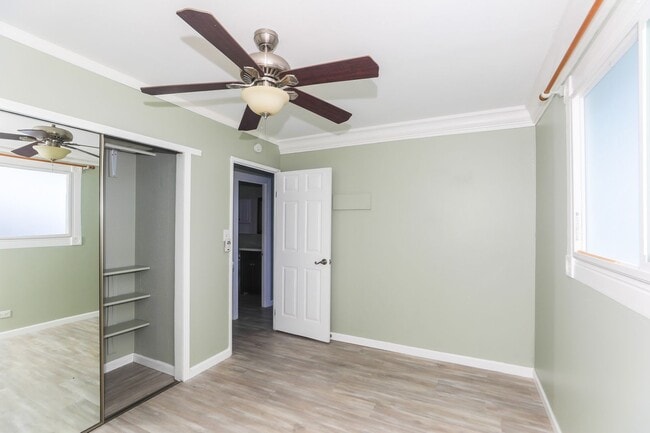 Building Photo - 2 Bedroom, 1 Bathroom, 2 Parking Home with Solar Panels + A/C!