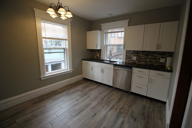 Building Photo - 639 Park Avenue Apt #3