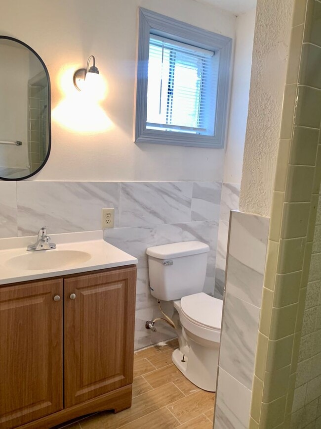 Building Photo - 3BD/2BA House for Lease in Bristol Place Subdivision in Baton Rouge