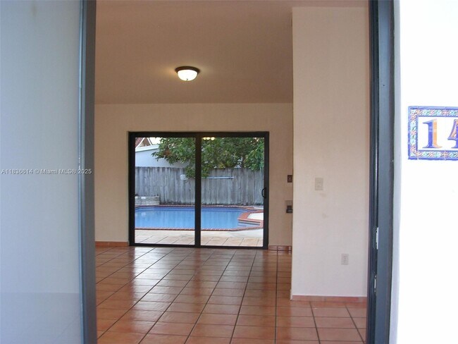 Building Photo - 14765 Kendale Lakes Blvd