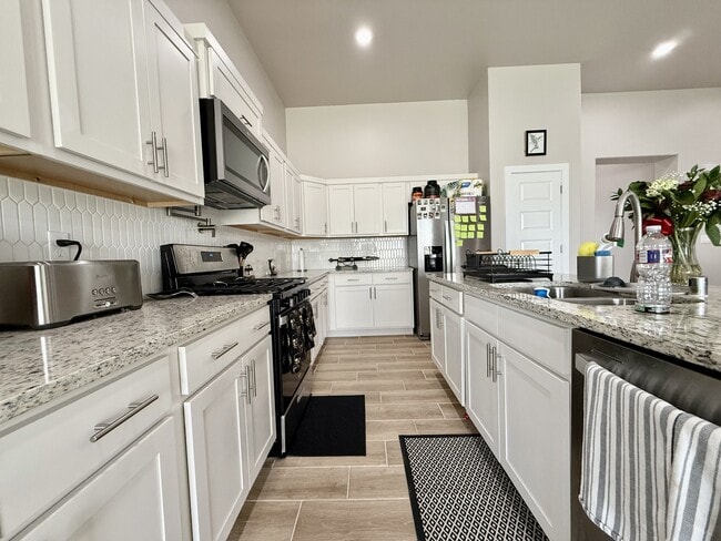 Building Photo - 51069 Purple Mat Ave