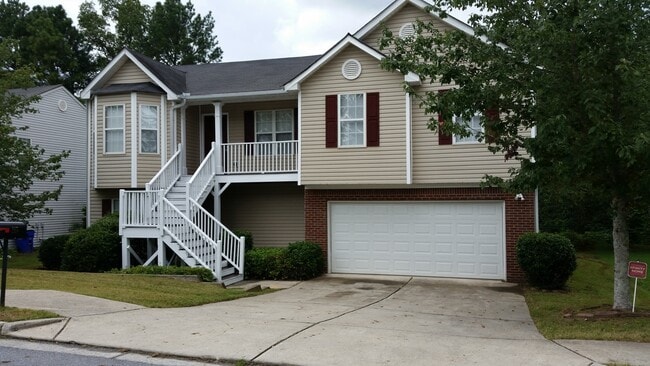 Building Photo - Coming Soon!  Large 4 bed 2 bath with bonus room