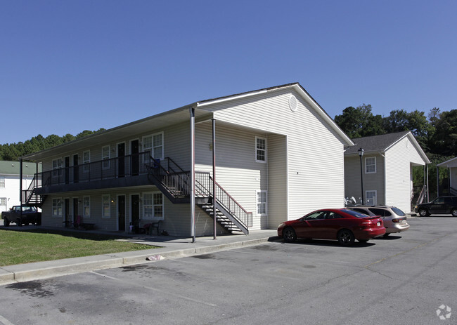 Primary Photo - Apartments at Woodland