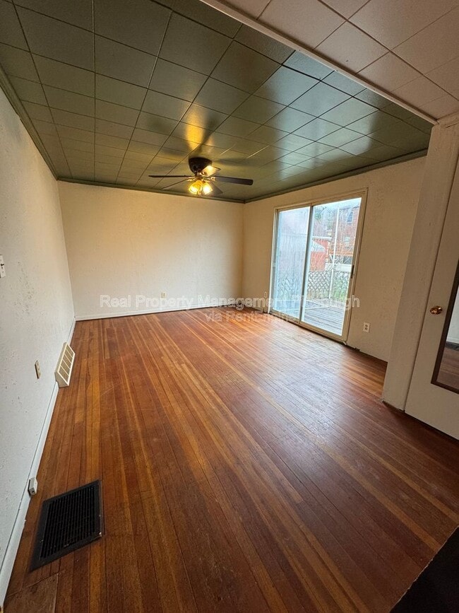 Building Photo - 2837 Capitol St