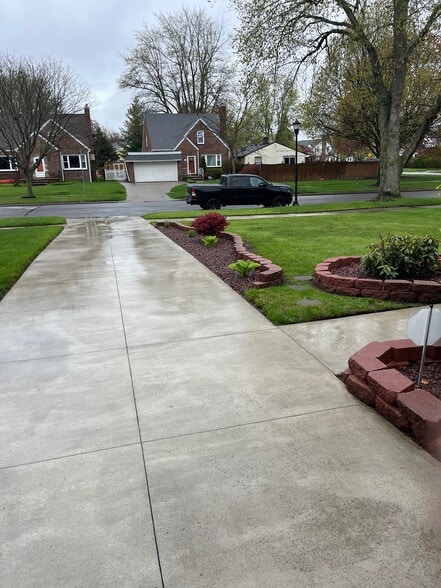 Building Photo - 46 Treehaven Rd