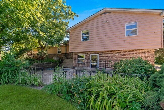 Building Photo - 1709 S Highland Ave