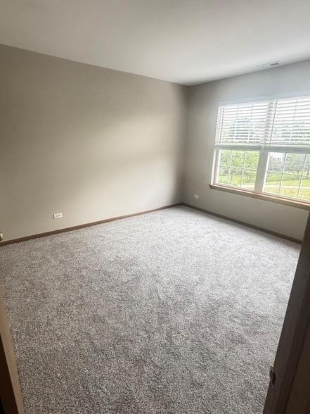 Building Photo - 2845 Falling Waters Dr
