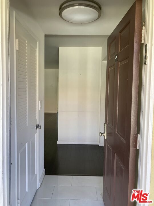 Building Photo - 1033 6th St