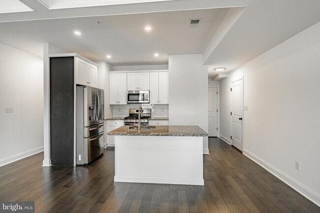 Building Photo - 117 Colwell Ln