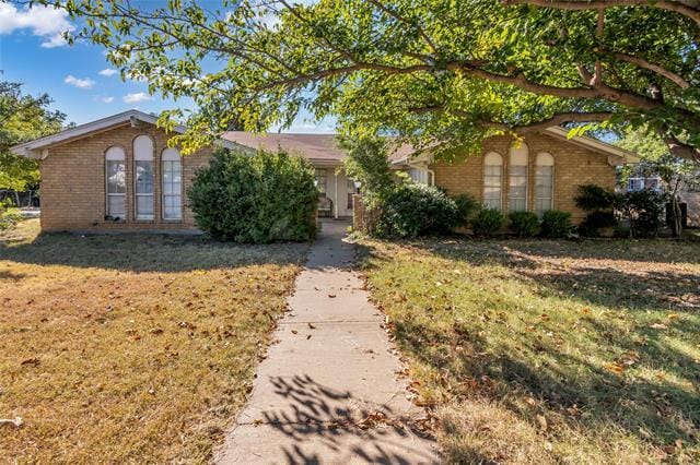 Building Photo - 805 Irwin Dr