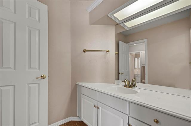 Building Photo - 306 Canyon Lake Dr