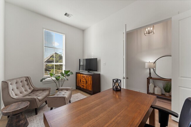 Building Photo - 15823 Bird of Paradise Dr