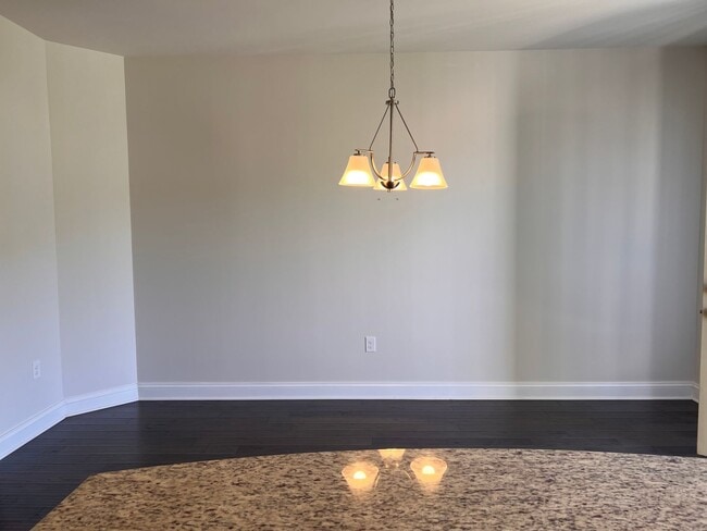 Building Photo - 818 Oval Park Ln