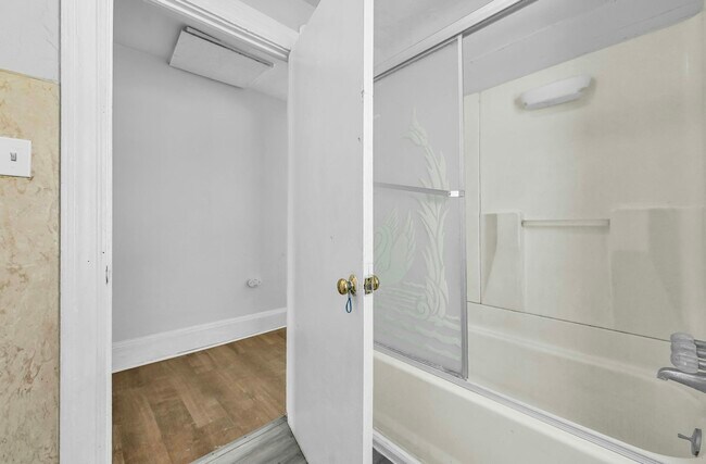 Building Photo - 3132 Elyria Ave