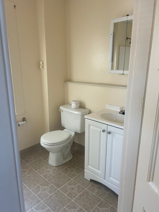 Building Photo - 200 Norfolk St