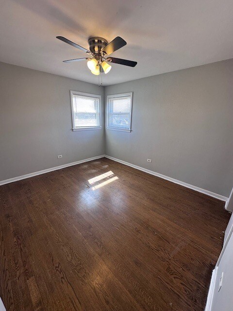 Building Photo - 2907 W 59th St