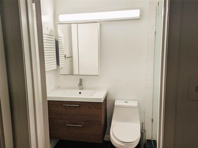 Building Photo - 8901 Trone Cir