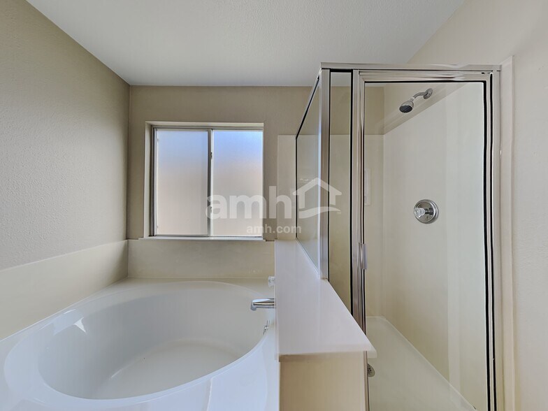 Building Photo - 8438 Silver Brush