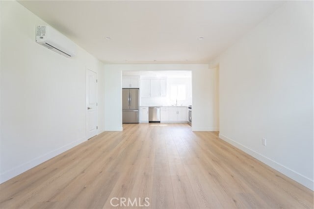 Building Photo - 1065 E Spazier Ave