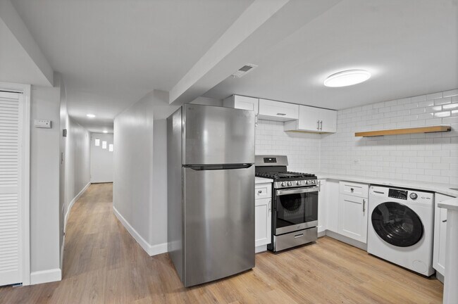 Building Photo - 3751 N Clifton Ave