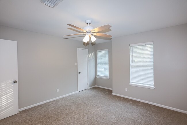 Building Photo - 18102 Mahogany Forest Dr