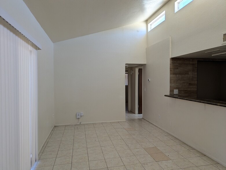 Building Photo - 1477 E 27th Ave