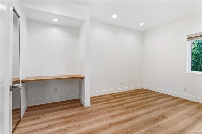 Building Photo - 6200 Woodlake Ave