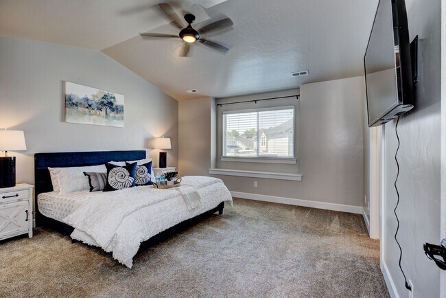 Building Photo - Beautiful Home in the Heart of Eagle