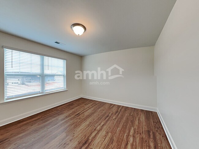 Building Photo - 133 Hazel Pk Dr