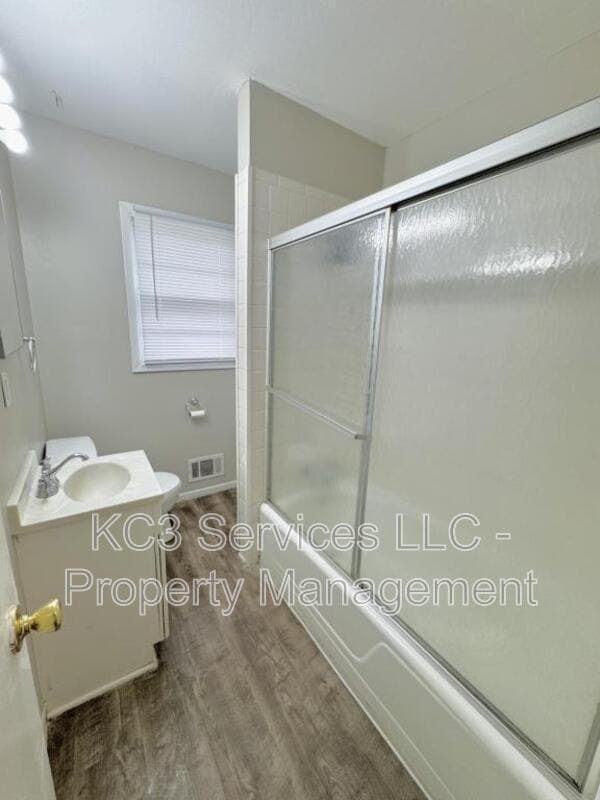 Building Photo - 1702 SW McArthur St