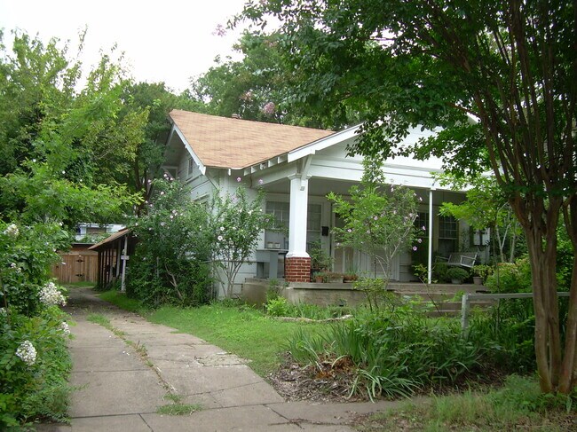 Primary Photo - 5649 East Side Ave