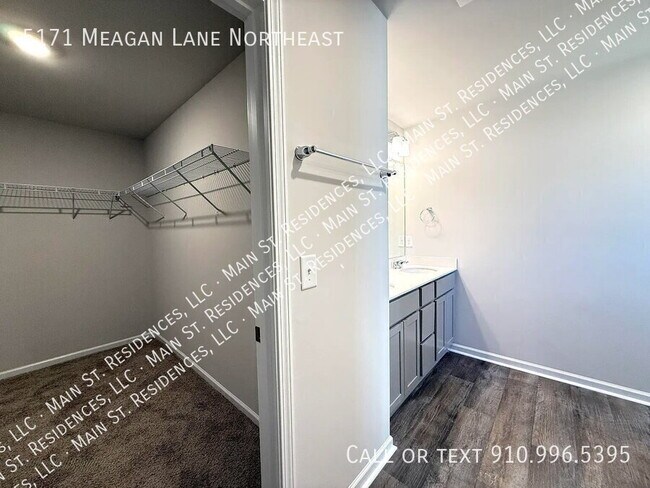 Building Photo - 5171 Meagan Ln NE