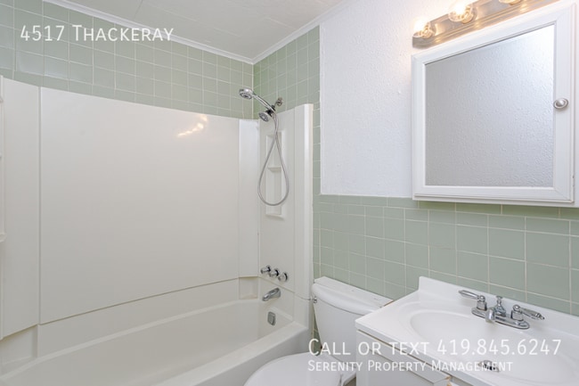 Building Photo - 4517 Thackeray Rd