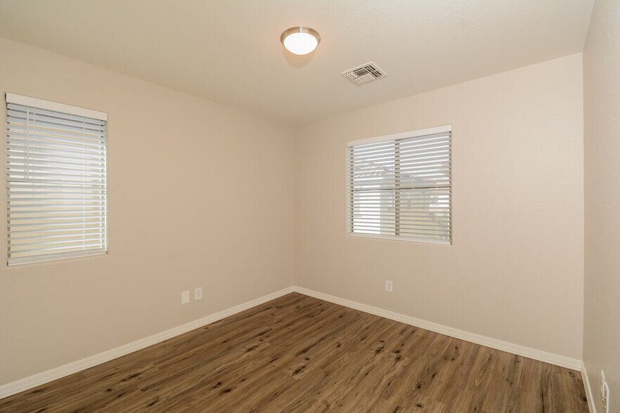 Building Photo - 14208 W Country Gables Dr
