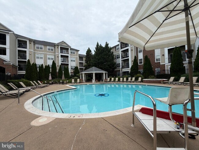 Building Photo - 12945 Centre Park Cir